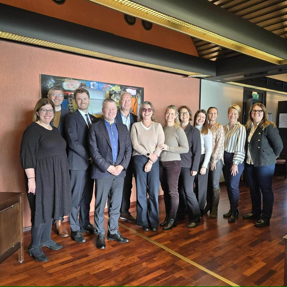 Hópmynd af íslensku gestunum og norsku gestgjöfunum.